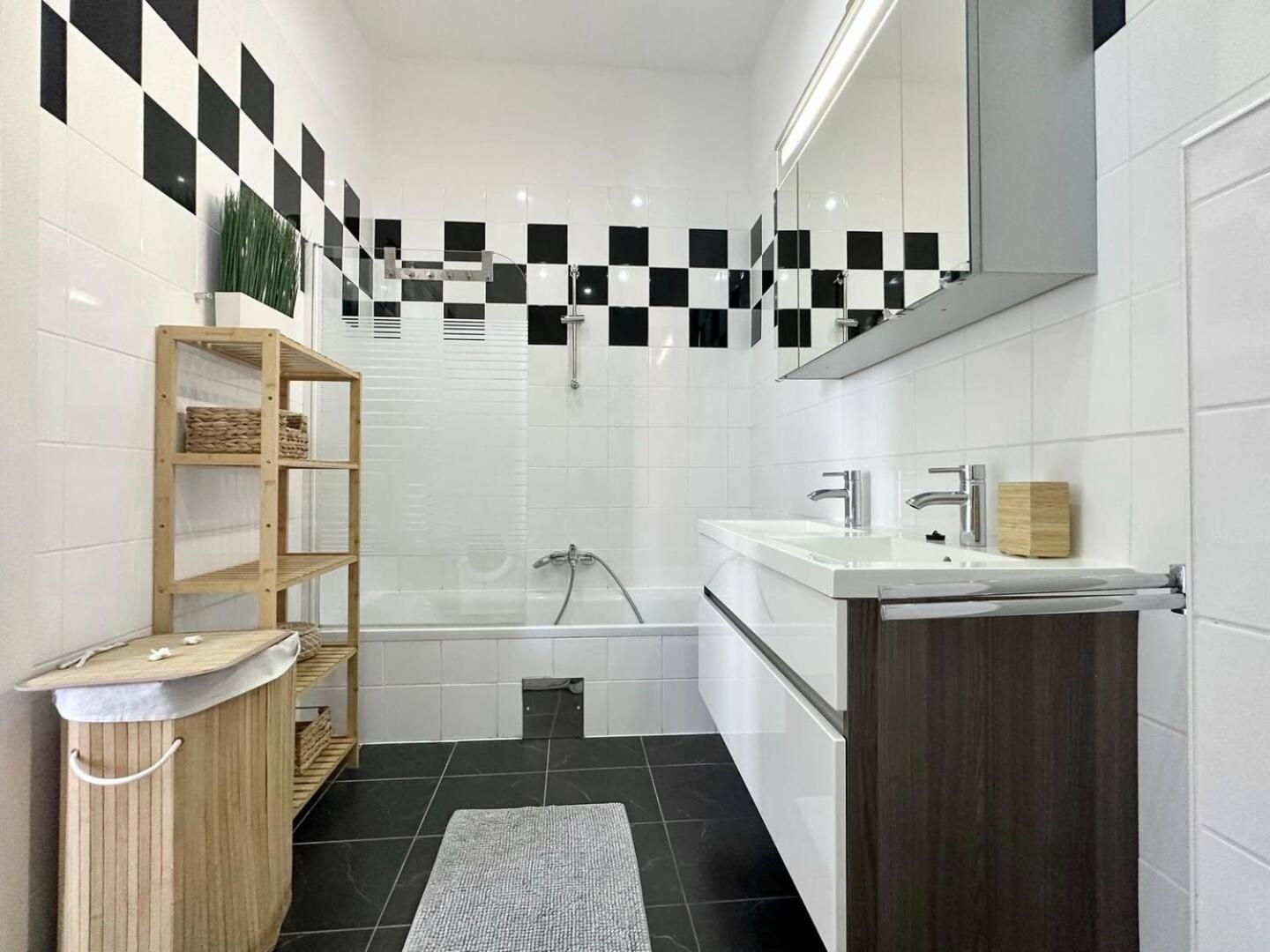 Designer Apartments, 2 Min To U1 Reumannplatz Viena Exterior foto